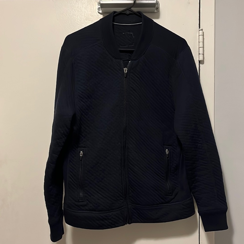 Abercrombie and Fitch mens small workout bomber in navy. Great condition. ✨ ✨ ✨